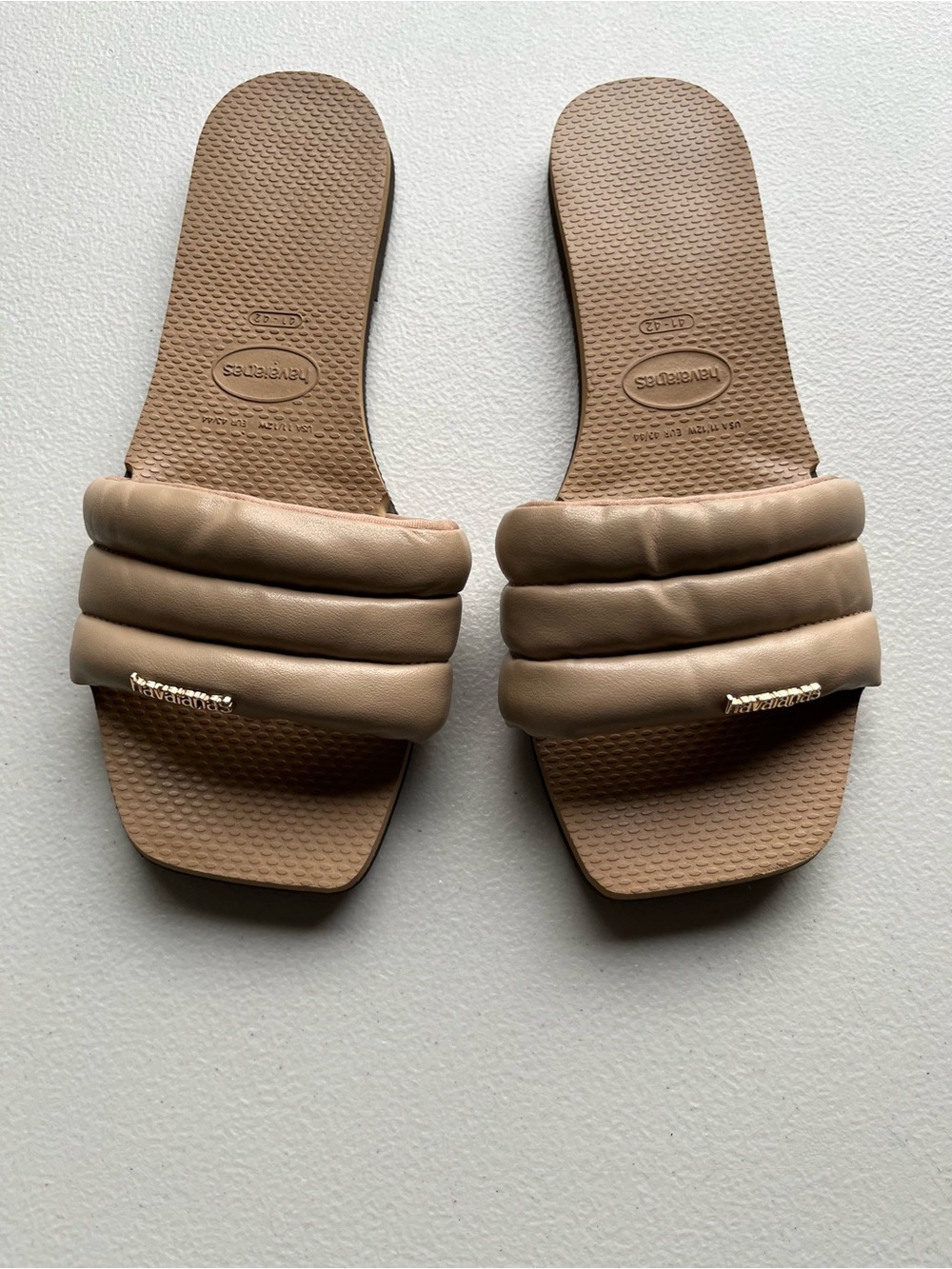 Havaianas Women's Padded Slide Sandals - Beige